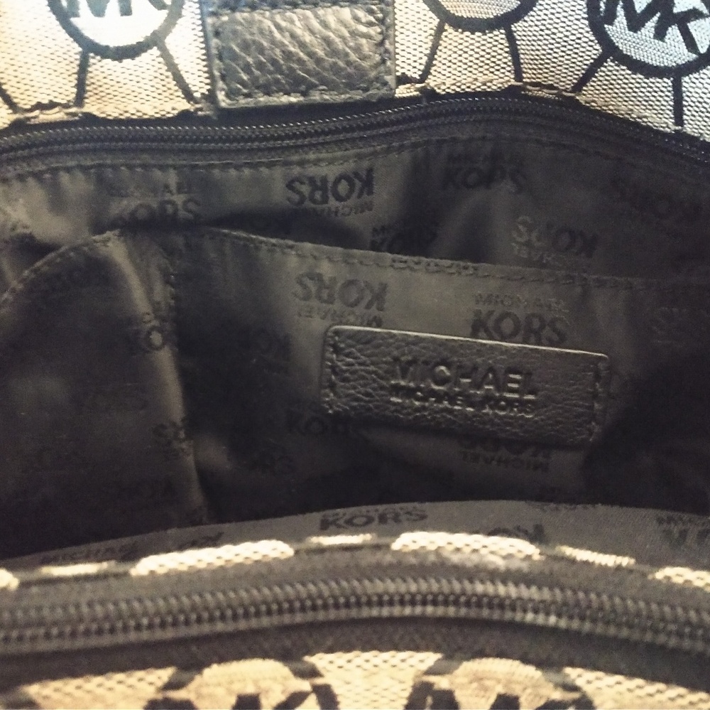 Michael Kors Ludlow Jacquard Bag - Picture 6 of 8